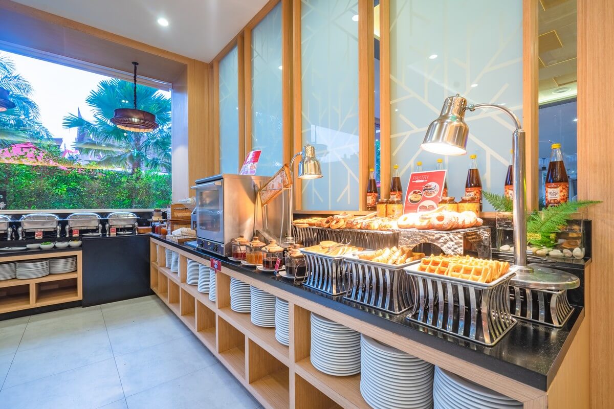 Dining | Ramada by Wyndham Phuket Deevana Patong | Official Hotel Group